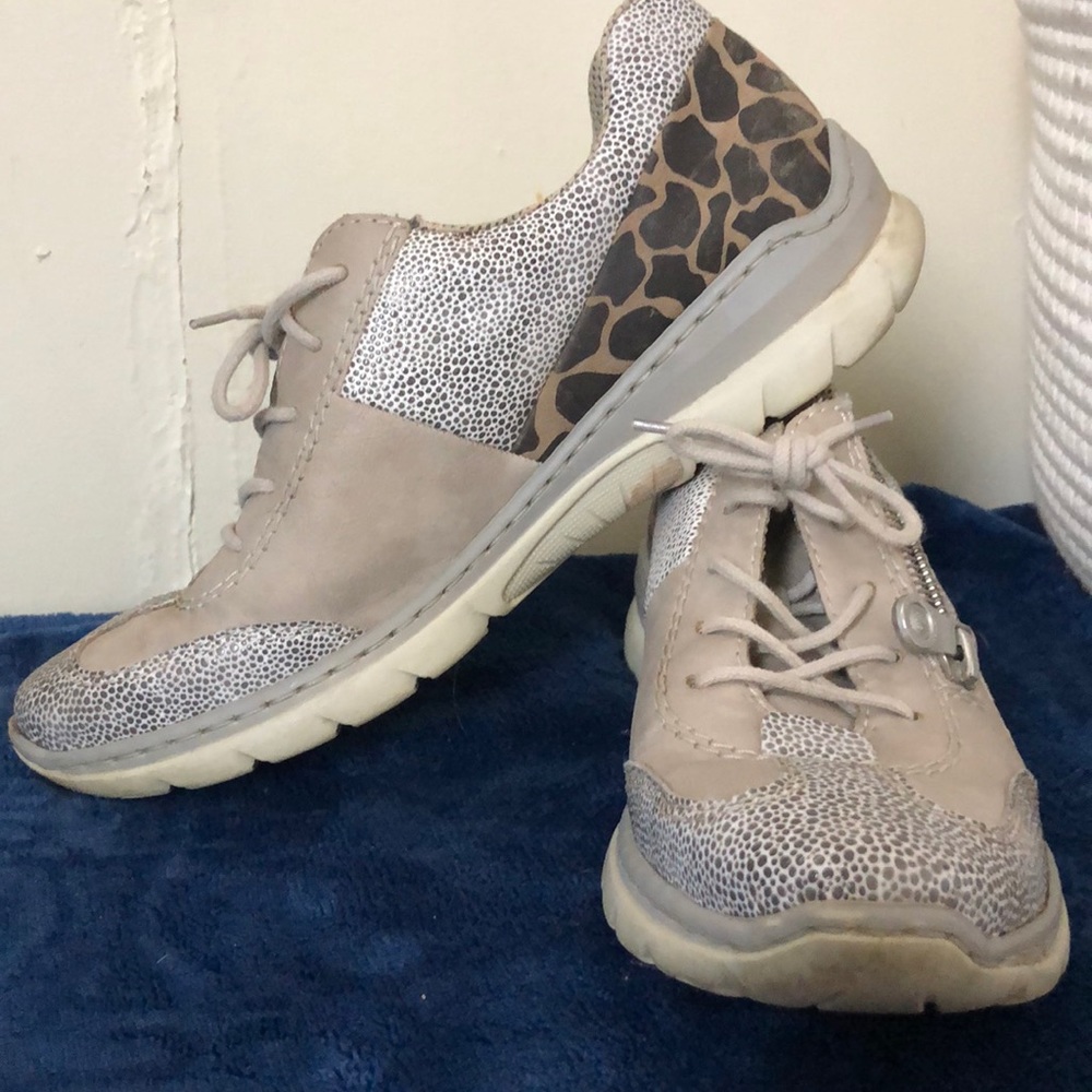 Stylish everyday shoes
